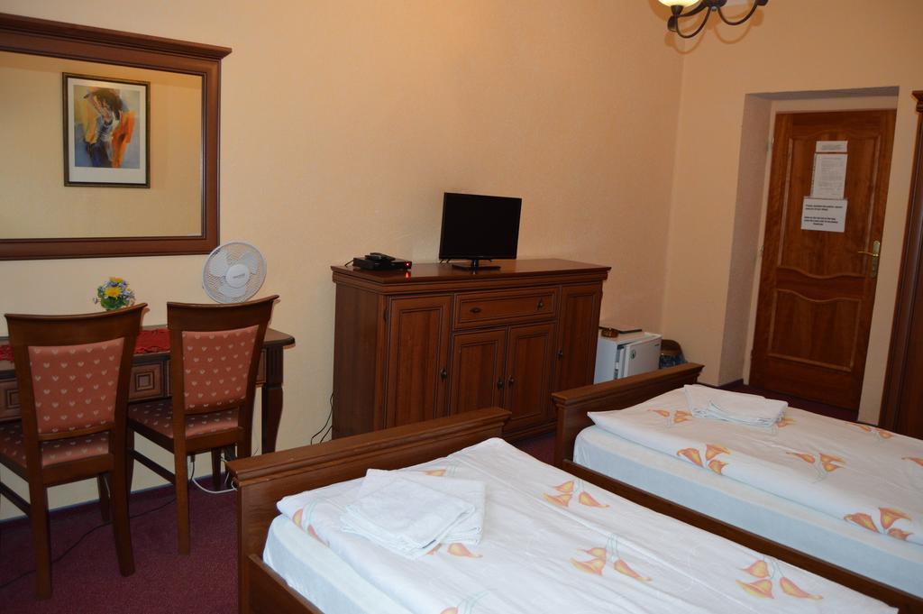 Hotel Paradise Ostrava Room photo