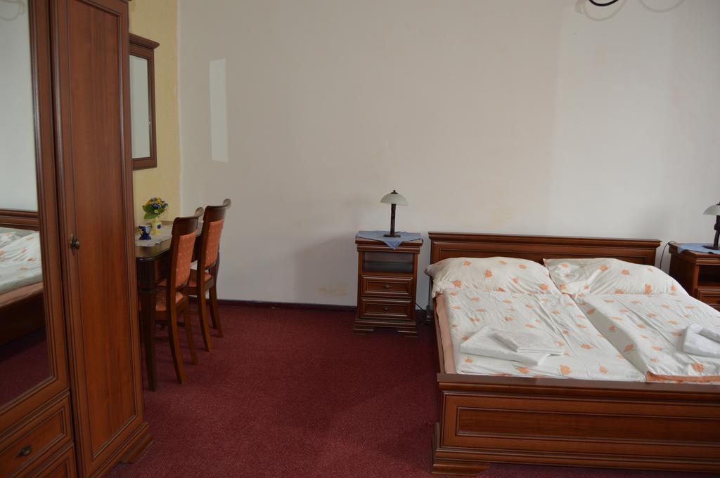 Hotel Paradise Ostrava Room photo