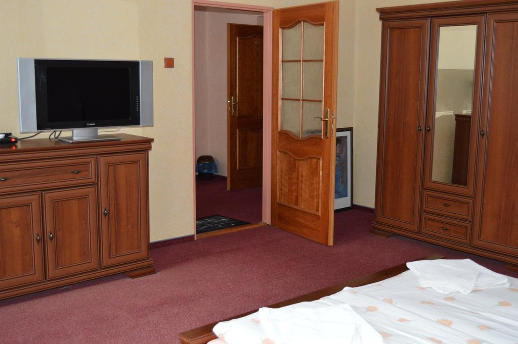 Hotel Paradise Ostrava Room photo