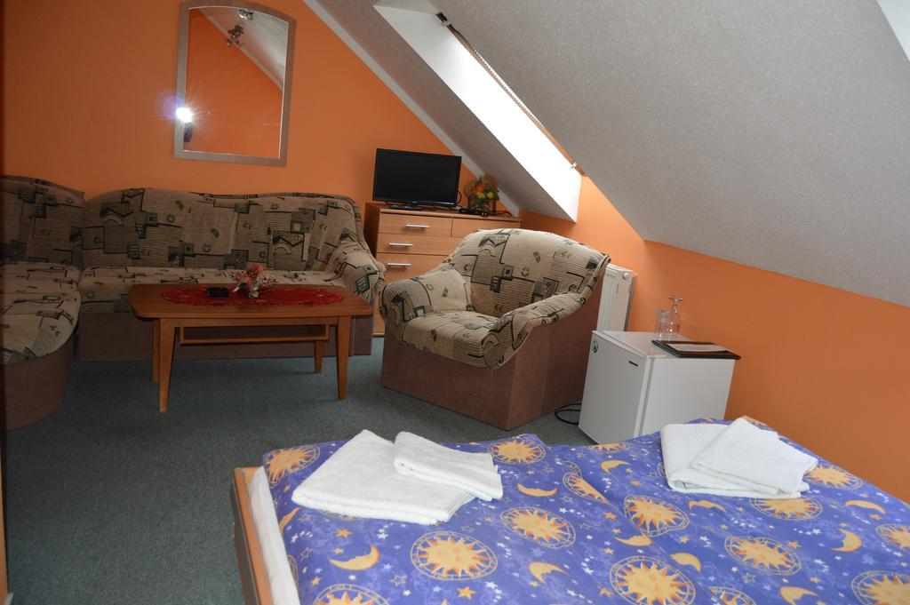 Hotel Paradise Ostrava Room photo